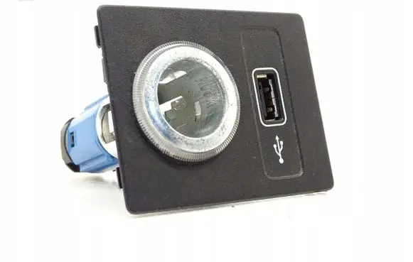 Volkswagen Golf VII USB socket connector 5Q0035726E