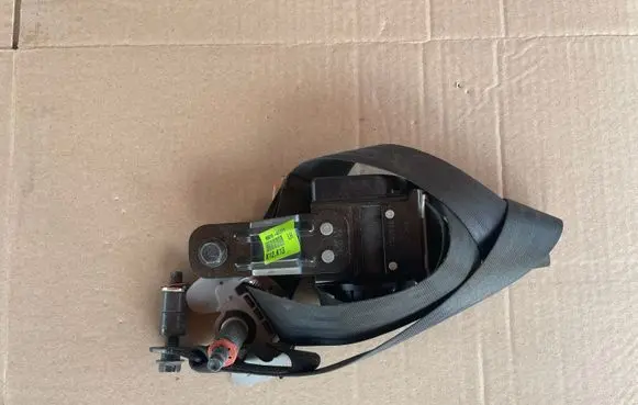 Hyundai H-1, Starex, Satellite Rear seatbelt 898104H001