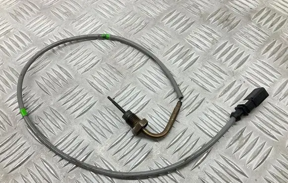 Volkswagen Tiguan Exhaust gas temperature sensor 04L906088CC