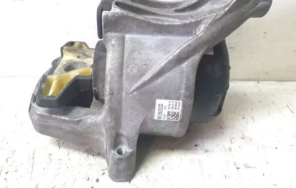 Audi A4 S4 B9 Engine mount bracket 8W0199372CD