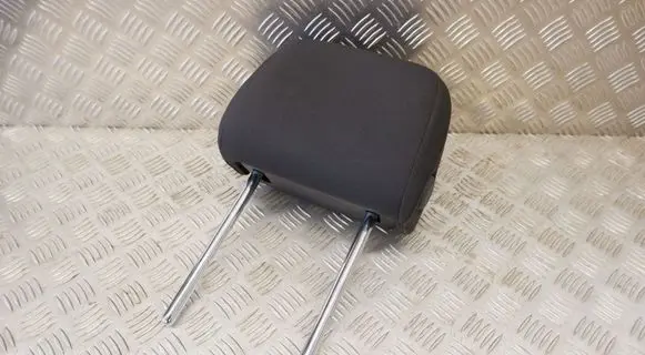 Volkswagen Tiguan Front seat headrest 