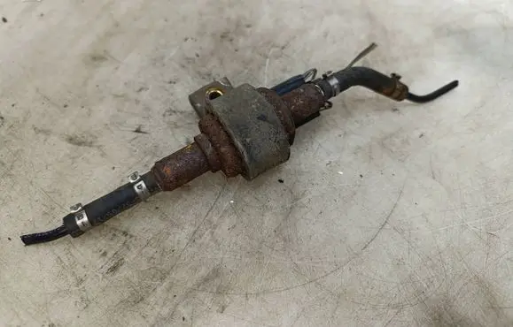 Volkswagen Touareg I Webasto auxiliary heater fuel pump 89372A