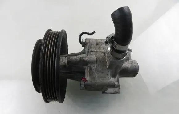 Audi A4 S4 B5 8D Power steering pump PW680100
