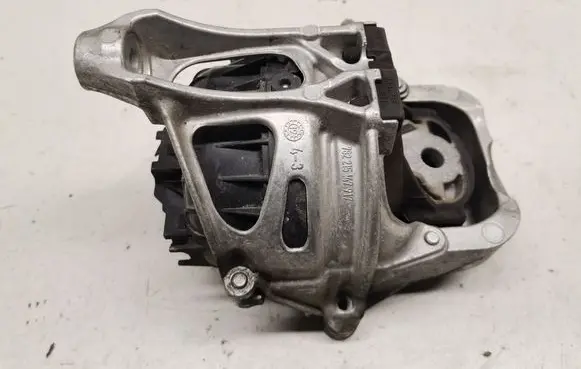 Engine mount bracket