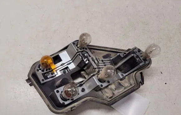 Opel Astra H Tail light bulb cover holder 16139100