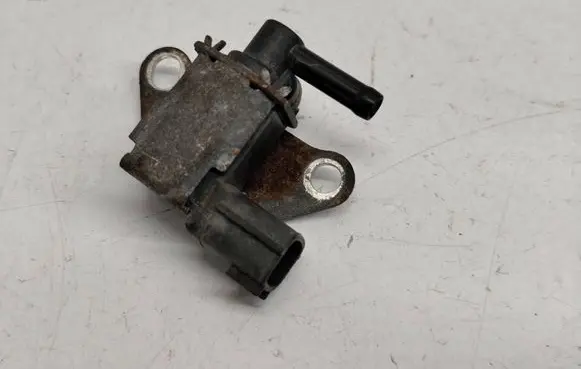 Nissan Note (E11) Turbo solenoid valve K5T46695 6929