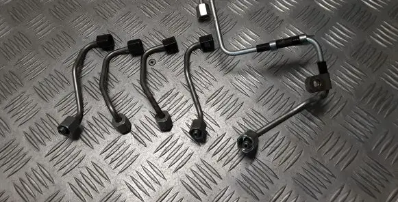 Fuel injector supply line/pipe