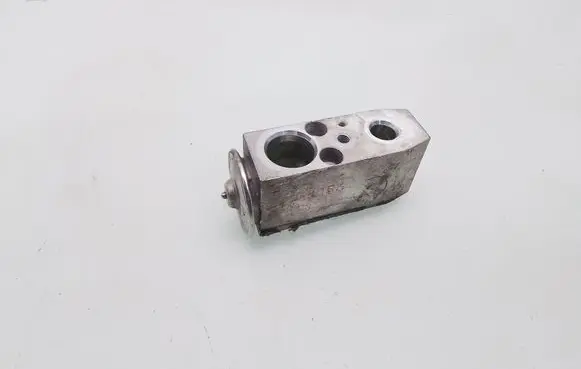 Air conditioning (A/C) expansion valve
