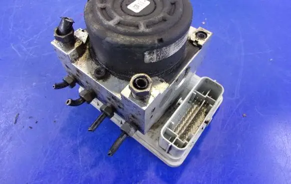 Peugeot 208 ABS Pump 9802460980