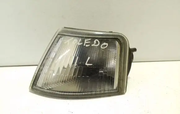 Seat Toledo I (1L) Front indicator light