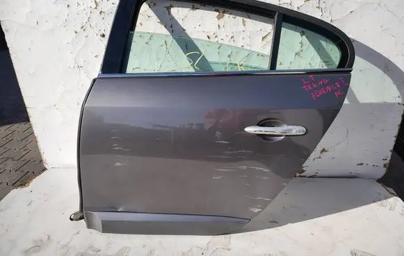 Renault Fluence Rear door 