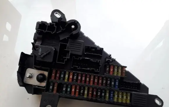 BMW 5 E60 E61 Fuse box set 913883001 9138830-01