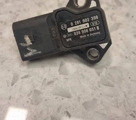 Skoda Octavia Mk1 (1U) Air pressure sensor 038906051B 0281002399