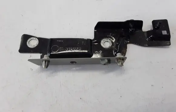 Renault Captur Fender mounting bracket 631227839R