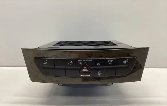 Mercedes-Benz CLS C219 CD/DVD changer A2196800752