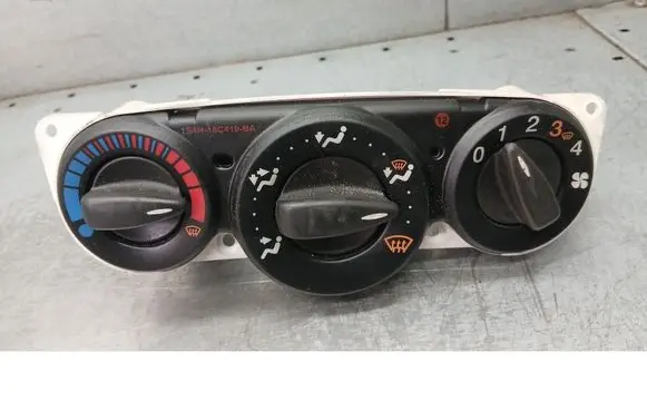 Ford Focus Air conditioning/heating control unit 1S4H18C419BA