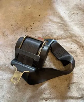 Citroen C4 I Rear seatbelt D506452
