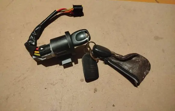 Renault Clio II Ignition lock