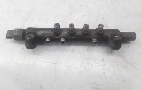 Fuel main line pipe