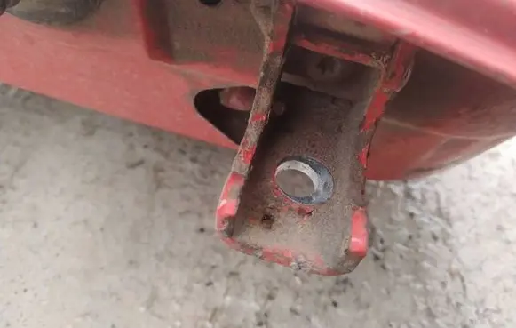 Peugeot 206 Rear door lower hinge