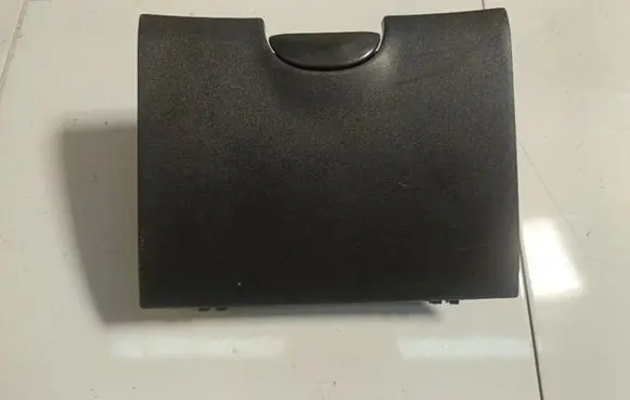 Toyota Yaris Glove box 55551