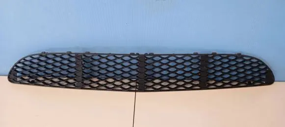 Mercedes-Benz E W211 Front bumper lower grill A2118850053