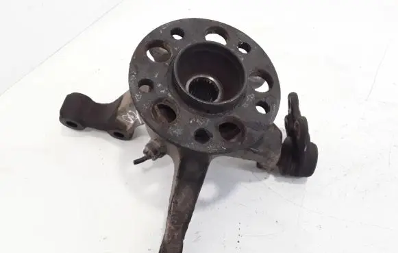 Mercedes-Benz A W169 Front wheel hub spindle knuckle