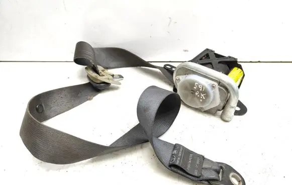 Toyota Avensis T250 Front seatbelt 7322005051