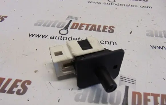 Mercedes-Benz E W211 Front door sensor A2028209410