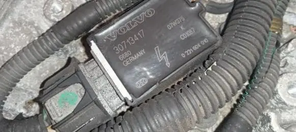 Volvo C30 High voltage ignition coil 30713417 0221604010