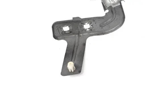 Fender mounting bracket