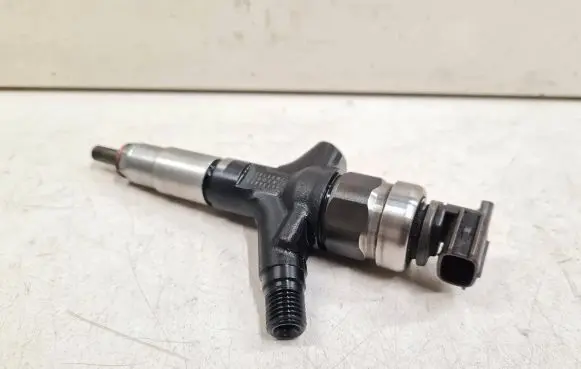 Subaru Forester SH Fuel injector 16613AA030 DENSO0250 12M09143
