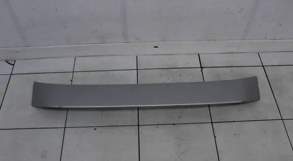 Tailgate/trunk spoiler