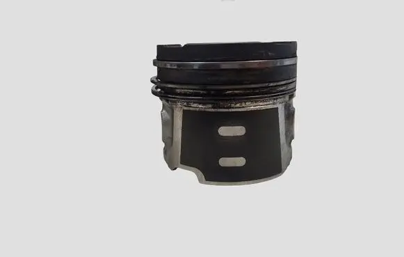 Volvo V50 Piston