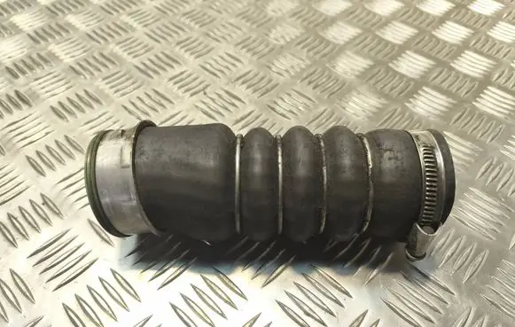 Volkswagen PASSAT B6 Intercooler hose/pipe