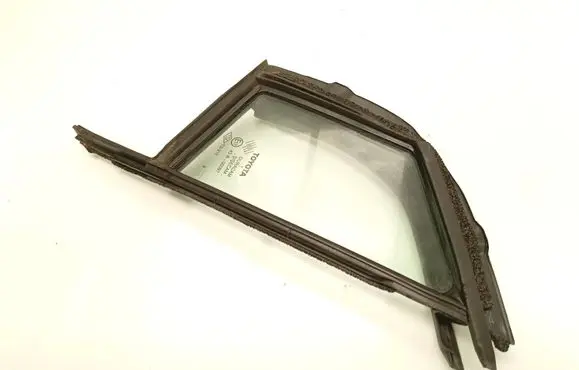 Toyota Yaris Front door vent window glass four-door 43R00097