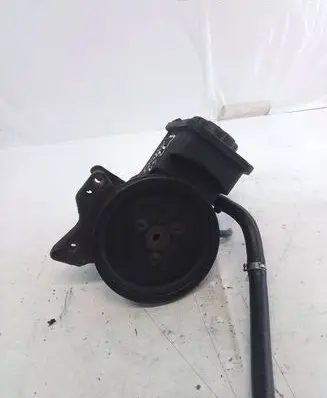 BMW 1 E81 E87 Power steering pump 7787106
