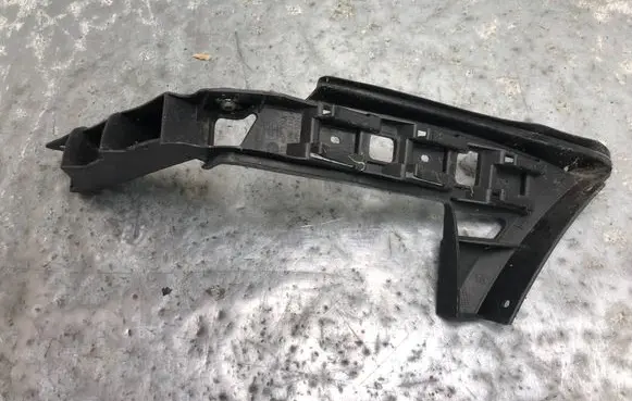 Volkswagen Touran I Rear bumper mounting bracket 1T0807376ABILI 1T0807376A