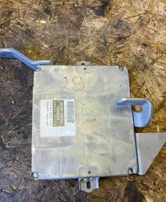 Toyota Prius (XW20) Engine control unit/module 8966147170 2751009522