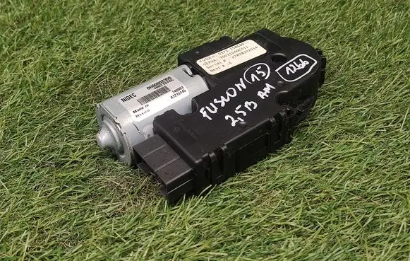 Ford Fusion II Sunroof motor/actuator DS7315B689