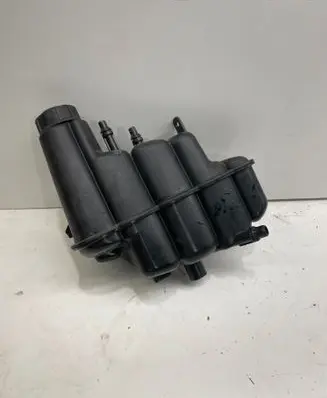 BMW iX1 Coolant expansion tank/reservoir 8476673