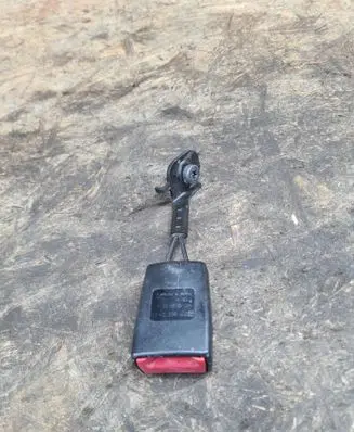 Mercedes-Benz E W211 Rear seatbelt buckle 2118600169 561133702A