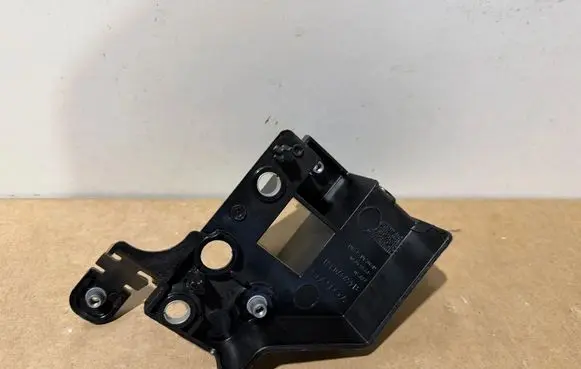 Volvo XC40 Headlight/headlamp mounting bracket 31469370