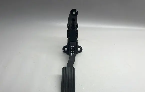 KIA Cerato Accelerator throttle pedal 32700XXXXX