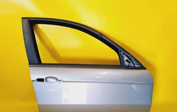 Alfa Romeo 147 Front door