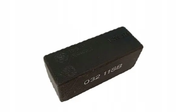 BMW 5 E28 Window wiper relay 1386978