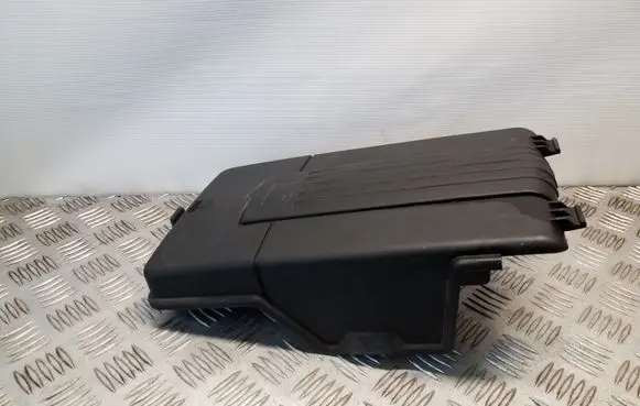 Volkswagen PASSAT B7 Battery box tray cover/lid 3C0915443A