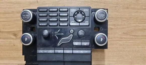 Volvo XC70 Climate control unit 30782903