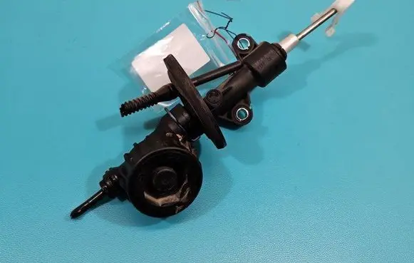 Clutch slave cylinder