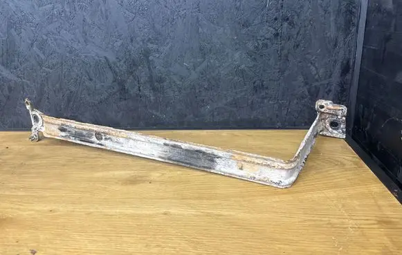 Volvo S80 Fuel tank mounting bracket